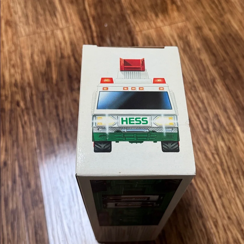 Vintage Hess 1996 Emergency Truck collectible toy new in box